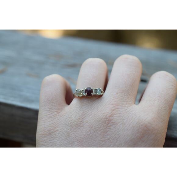 Natural Sapphire Ring, unique garnet ring, size 9 - Picture 3 of 3
